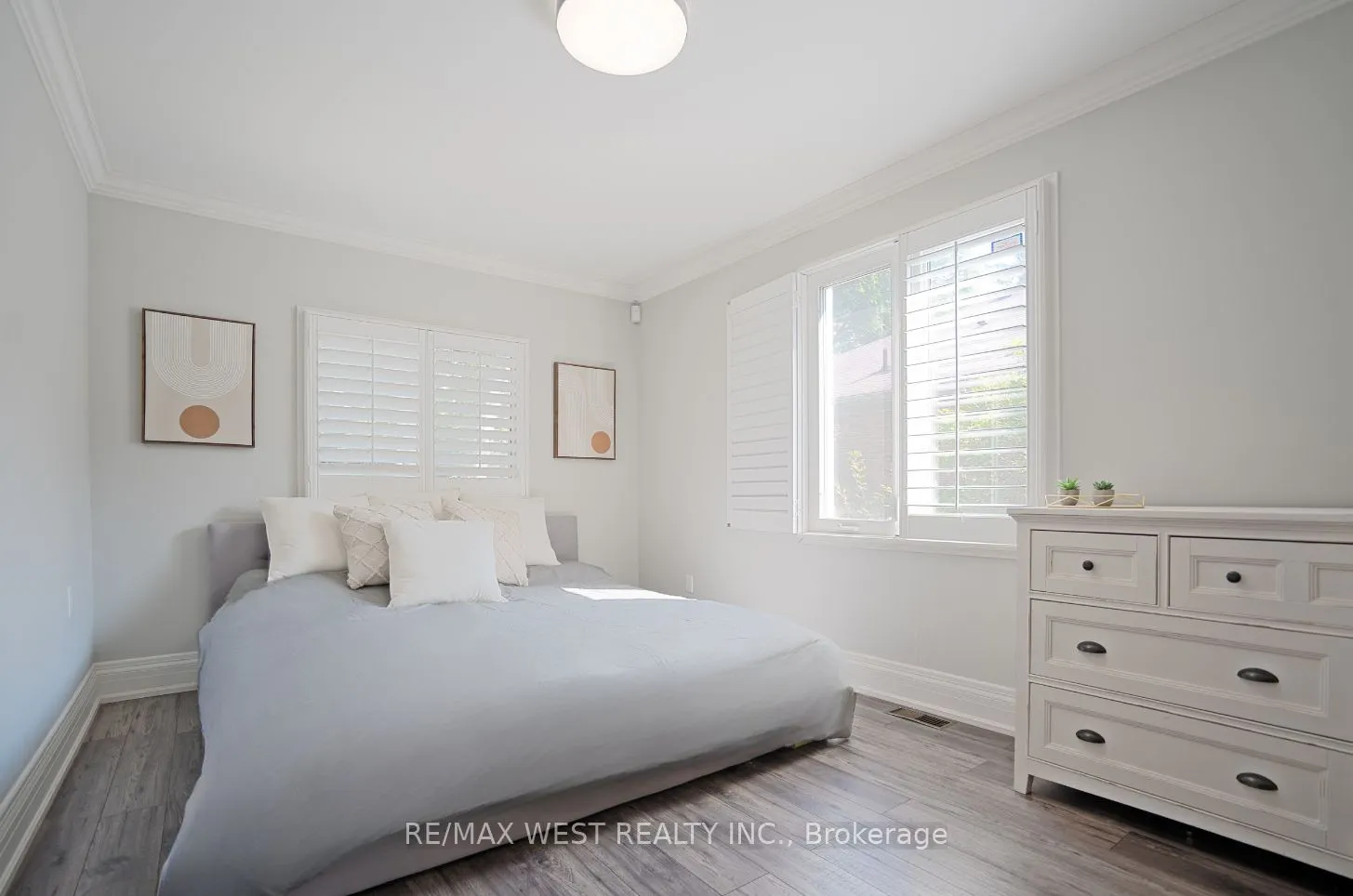 4 Elmview Court