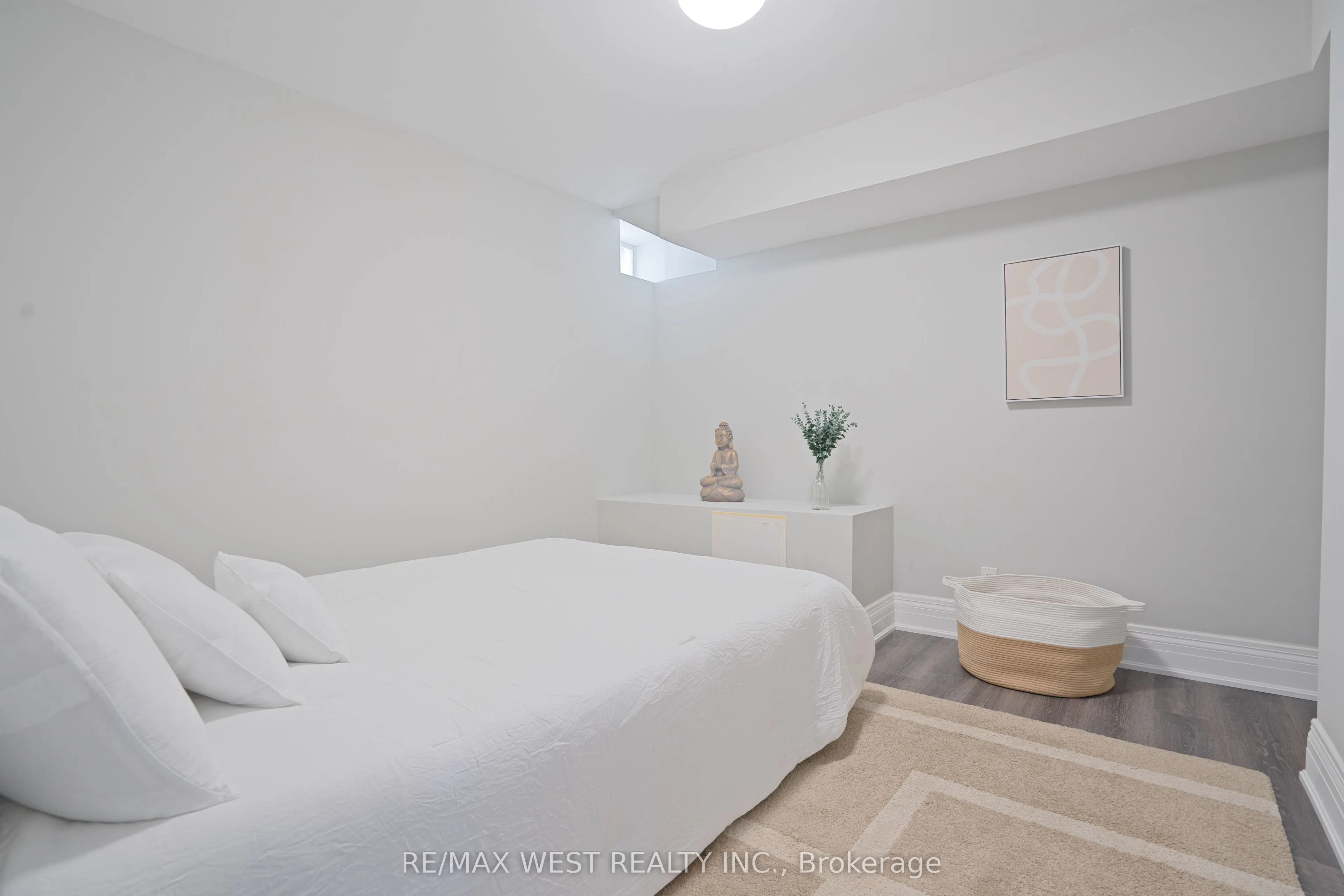 4 Elmview Court