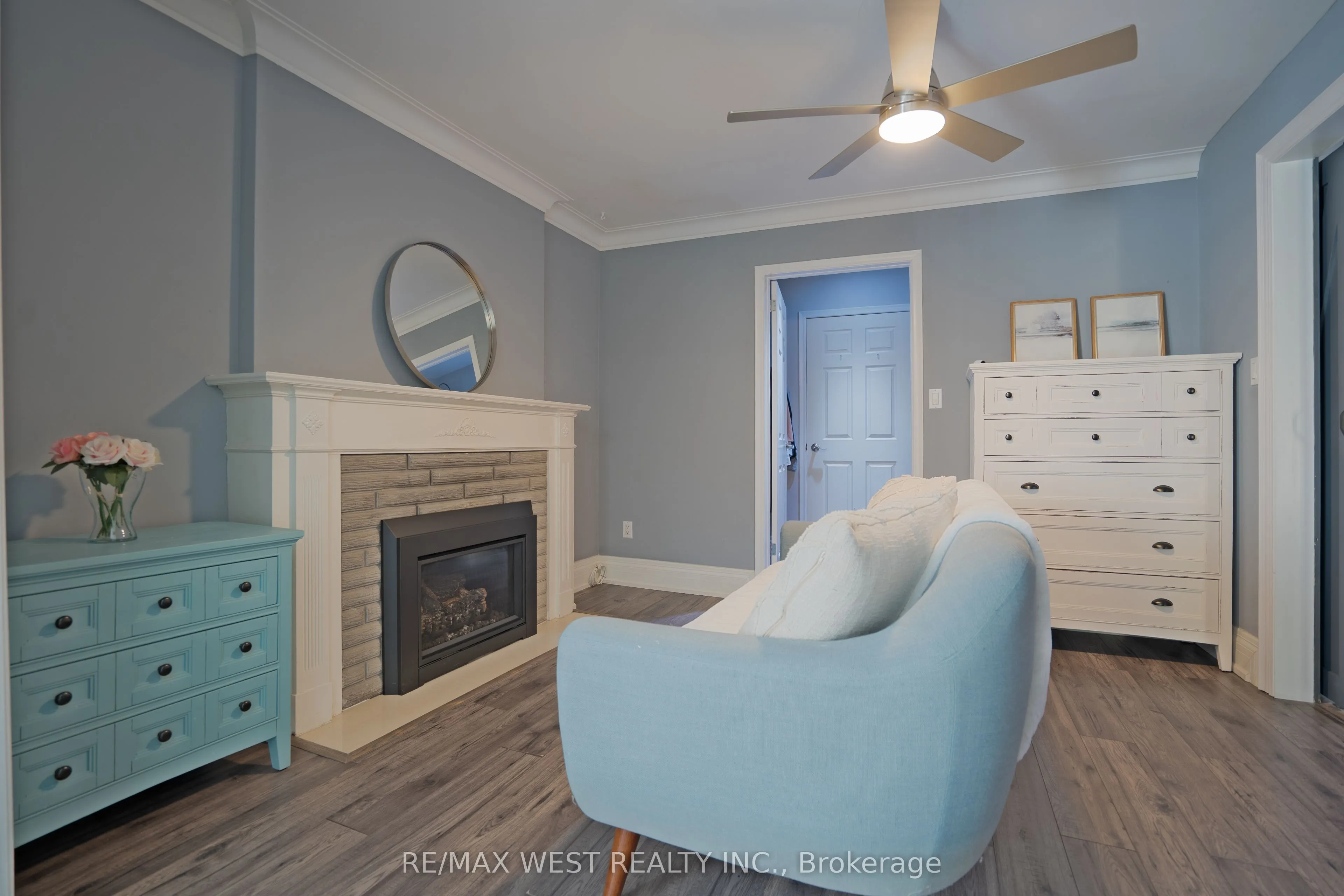 4 Elmview Court