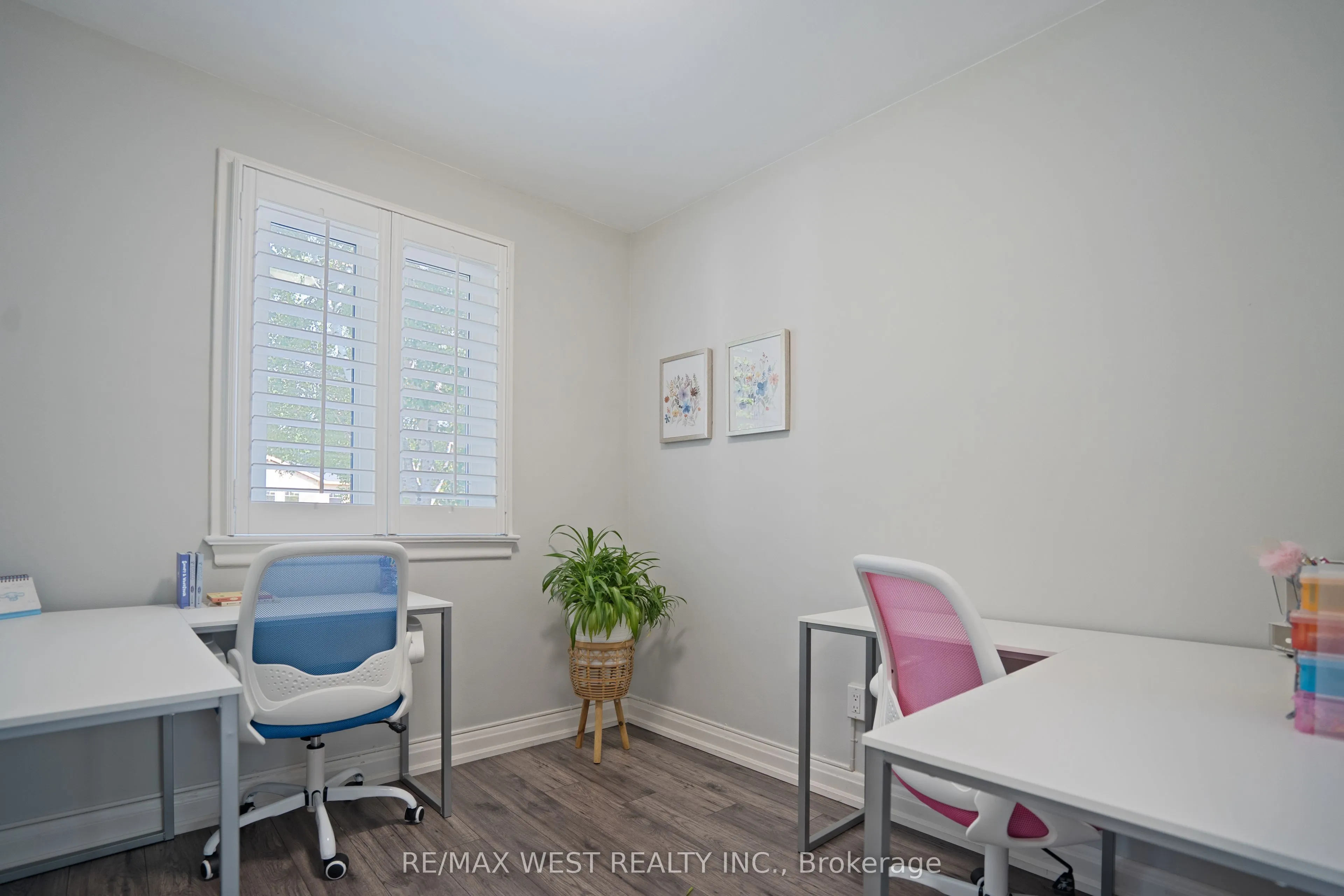 4 Elmview Court