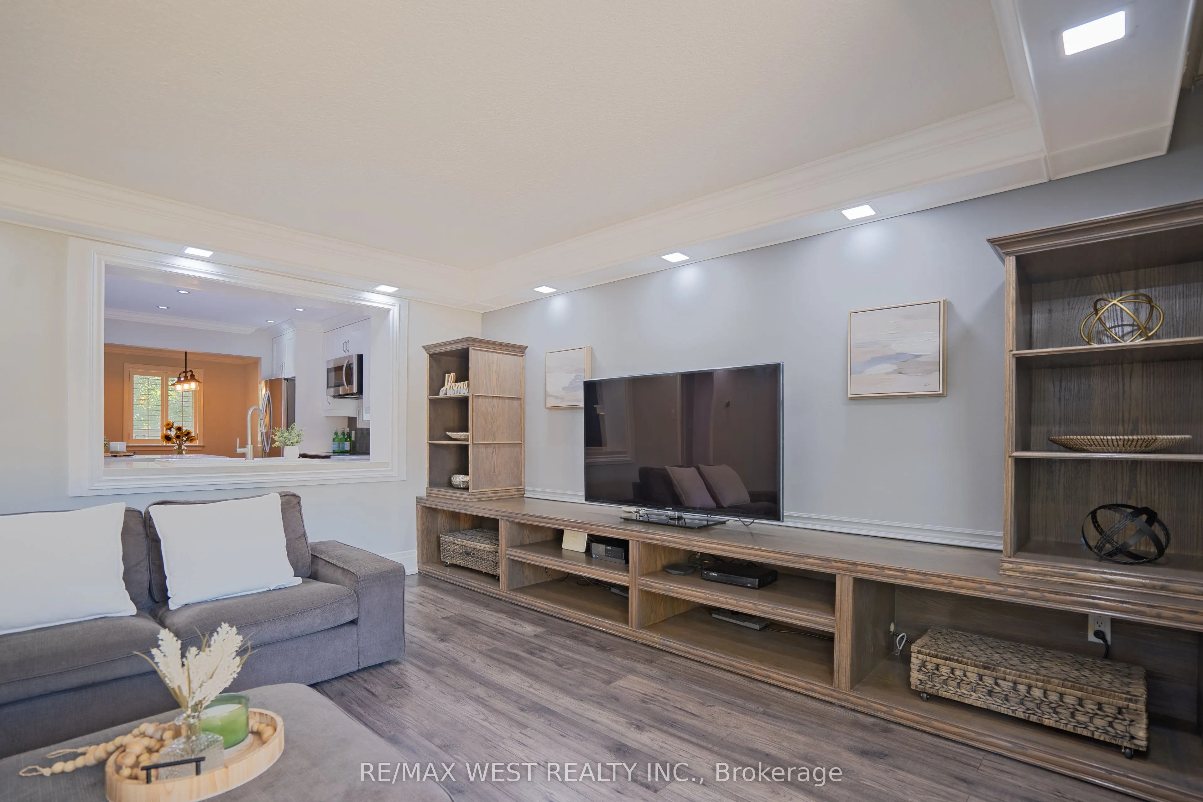 4 Elmview Court