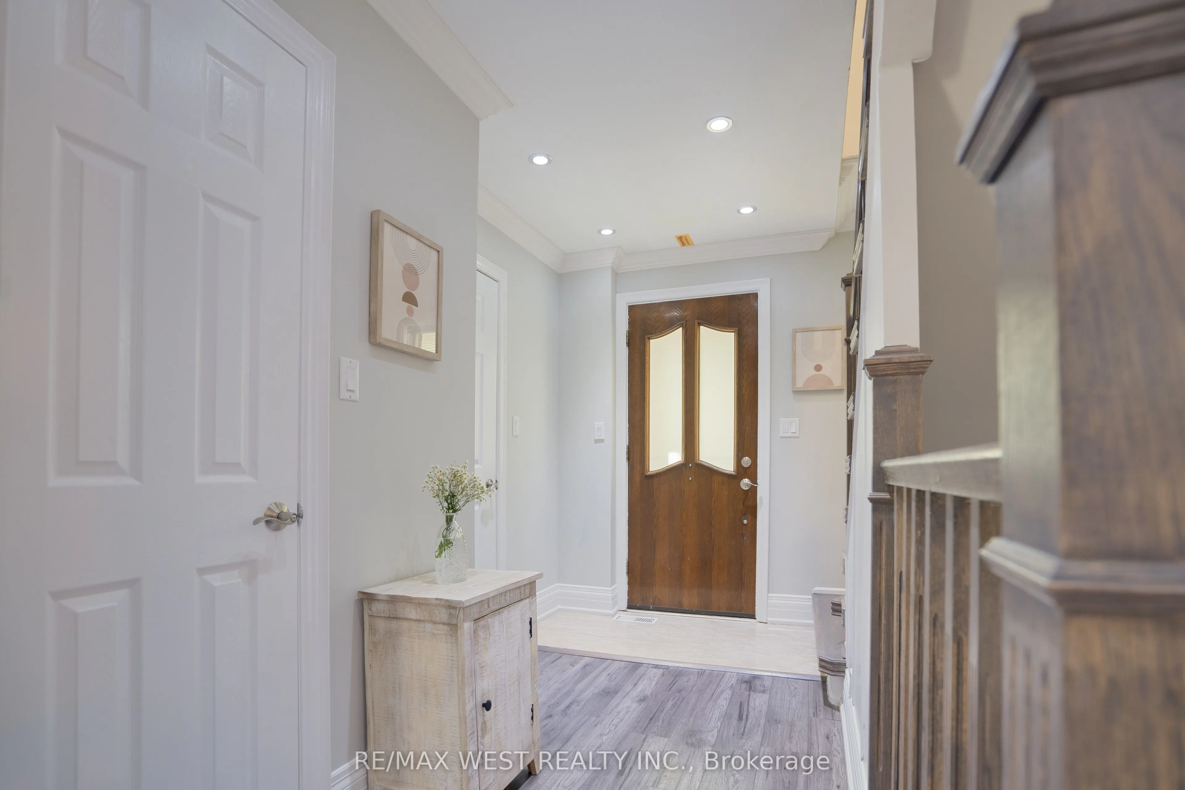 4 Elmview Court