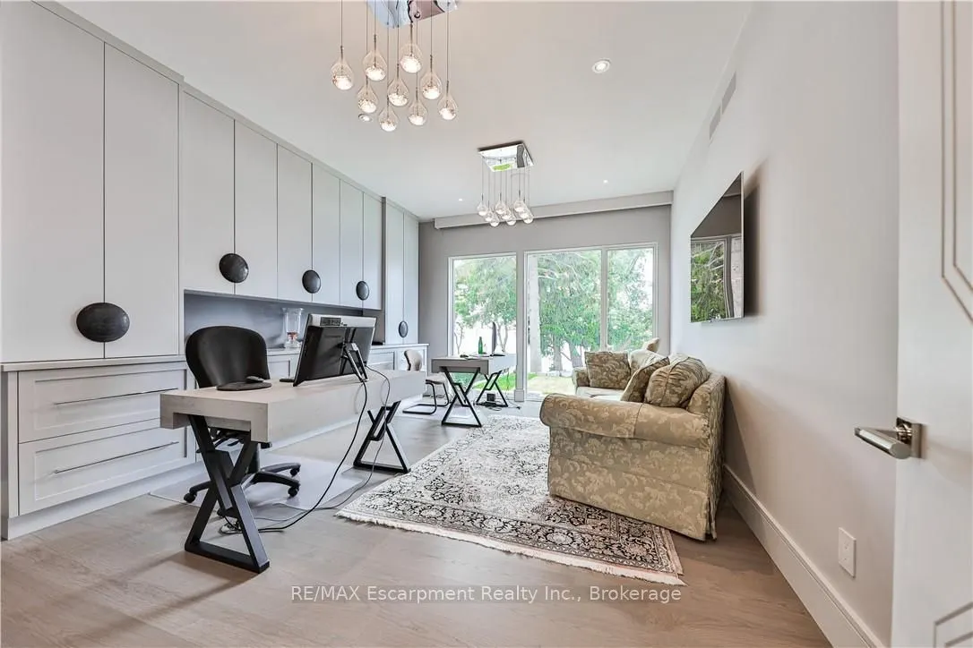 2250 Chancery Lane W