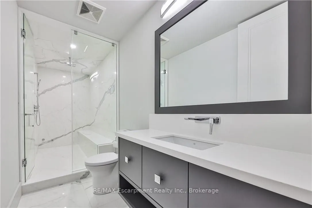 2250 Chancery Lane W