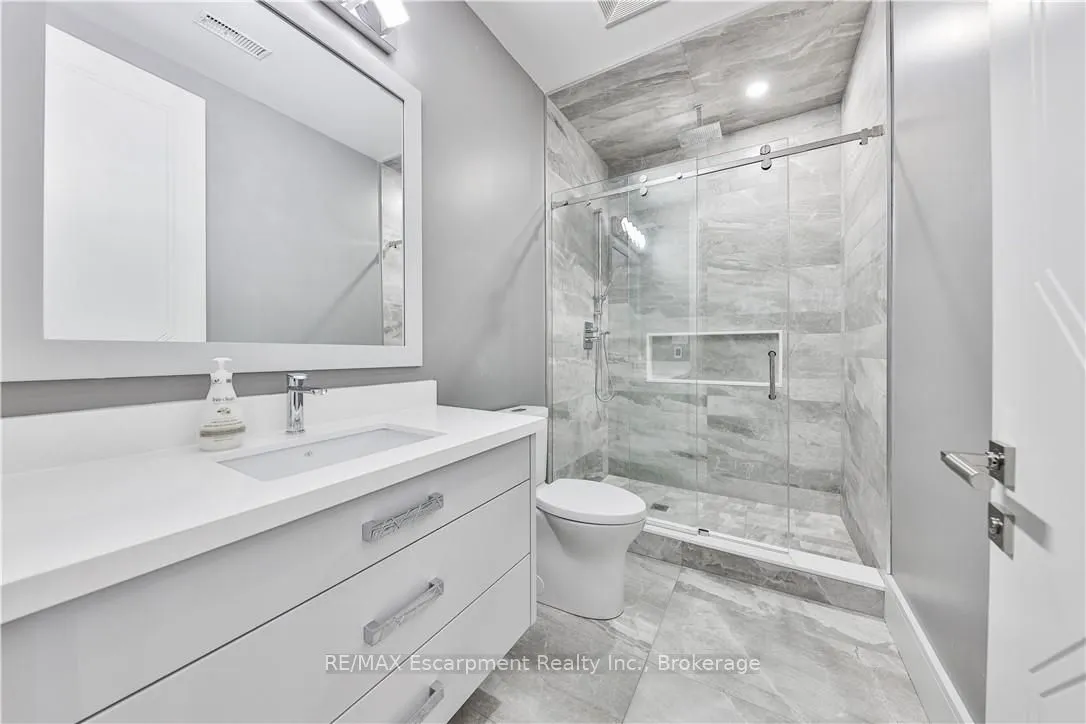 2250 Chancery Lane W