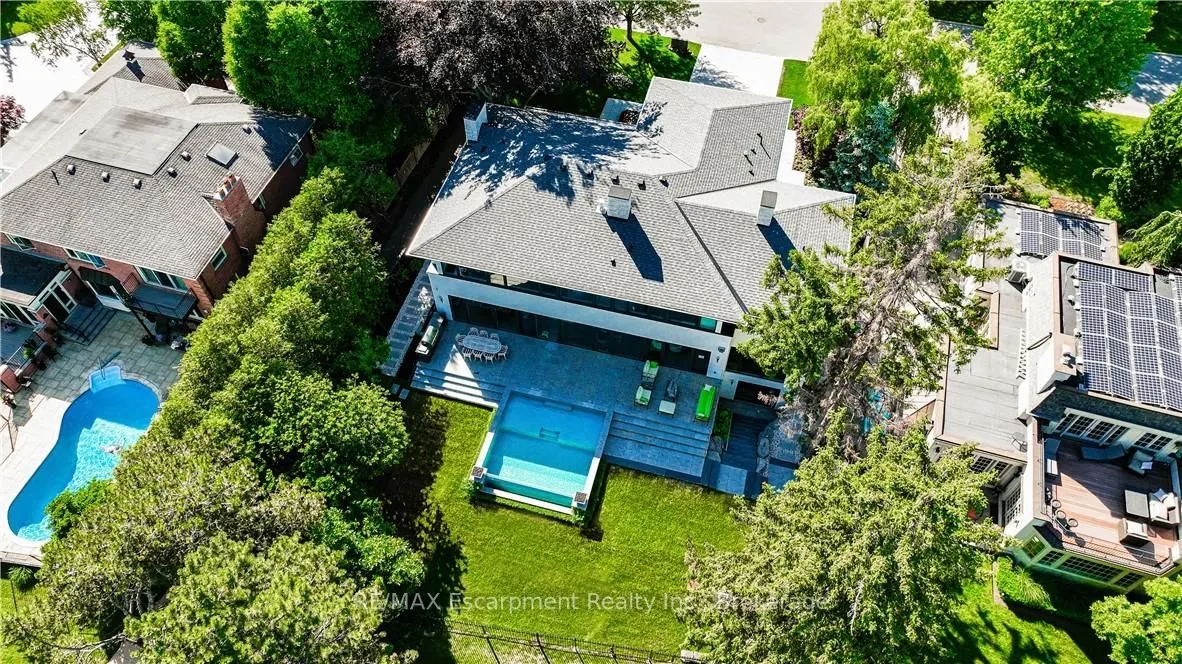 2250 Chancery Lane W