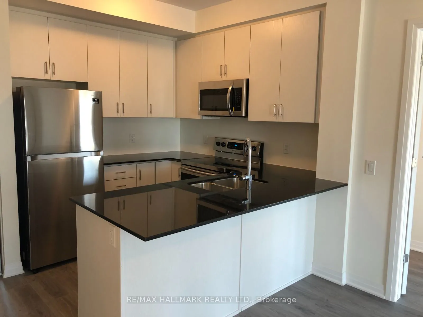 128 Grovewood Common, #110