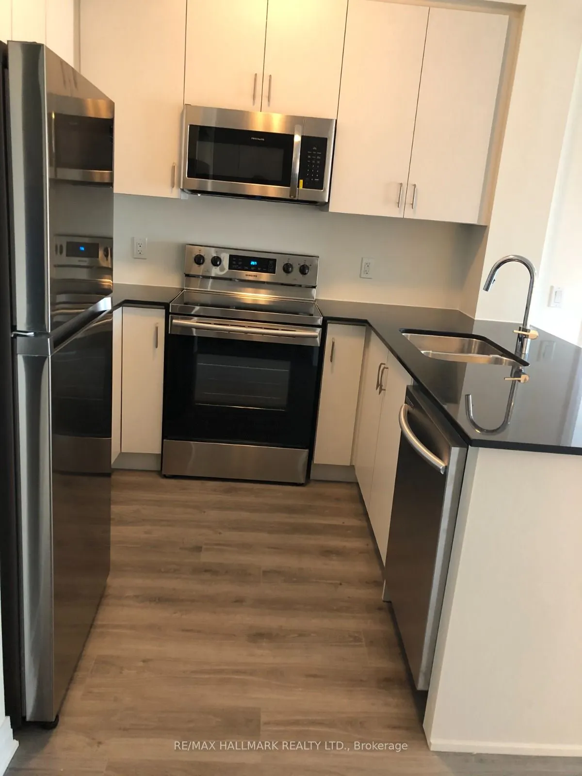 128 Grovewood Common, #110