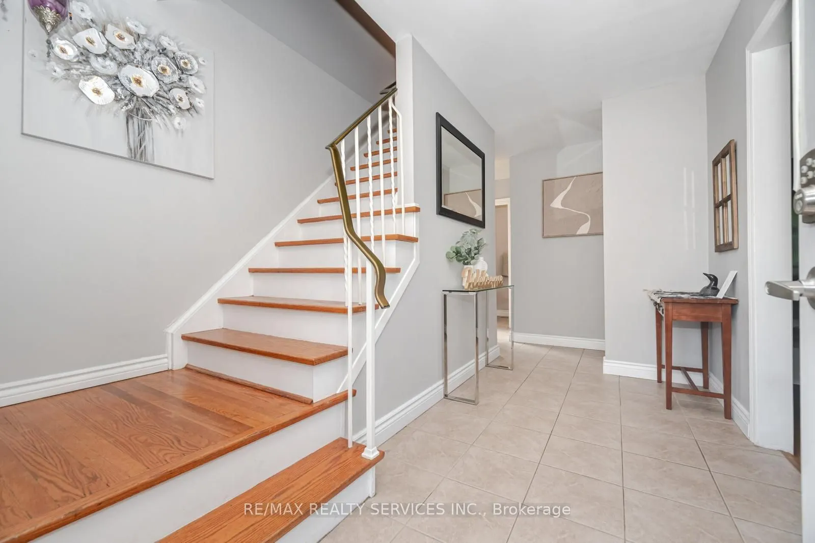 62 Ambleside Drive