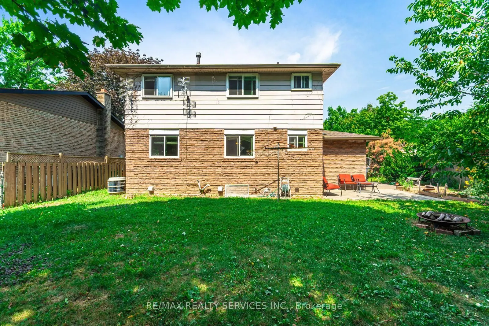 62 Ambleside Drive