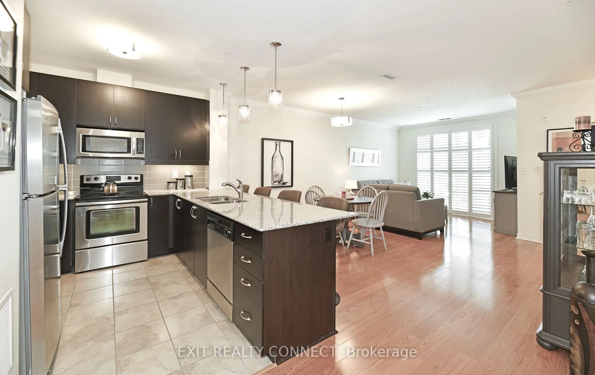 383 Main Street E, #112