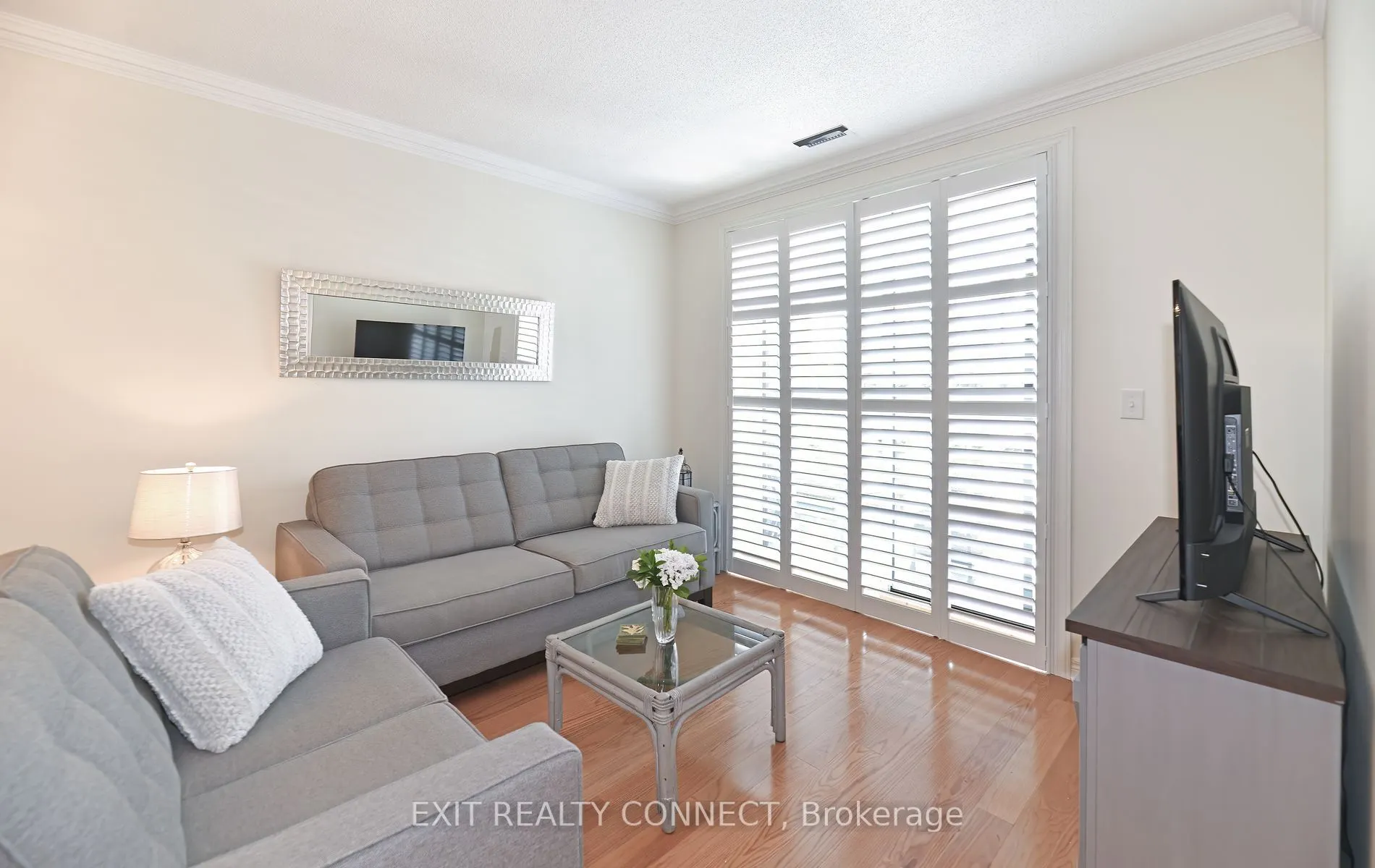 383 Main Street E, #112