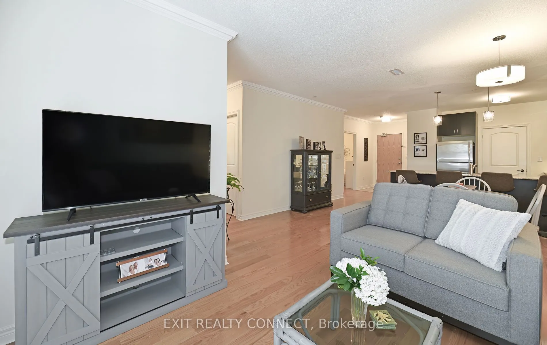 383 Main Street E, #112