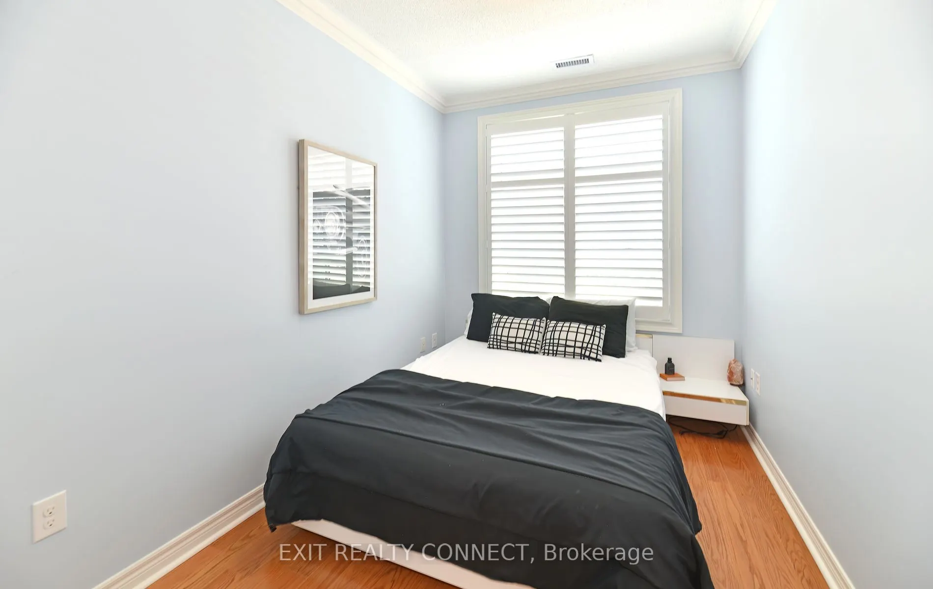 383 Main Street E, #112