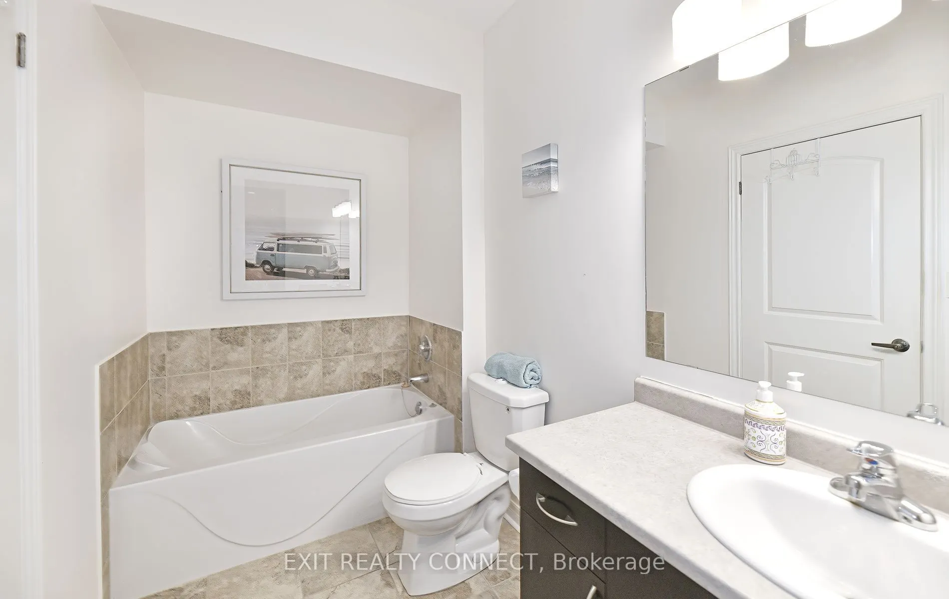 383 Main Street E, #112