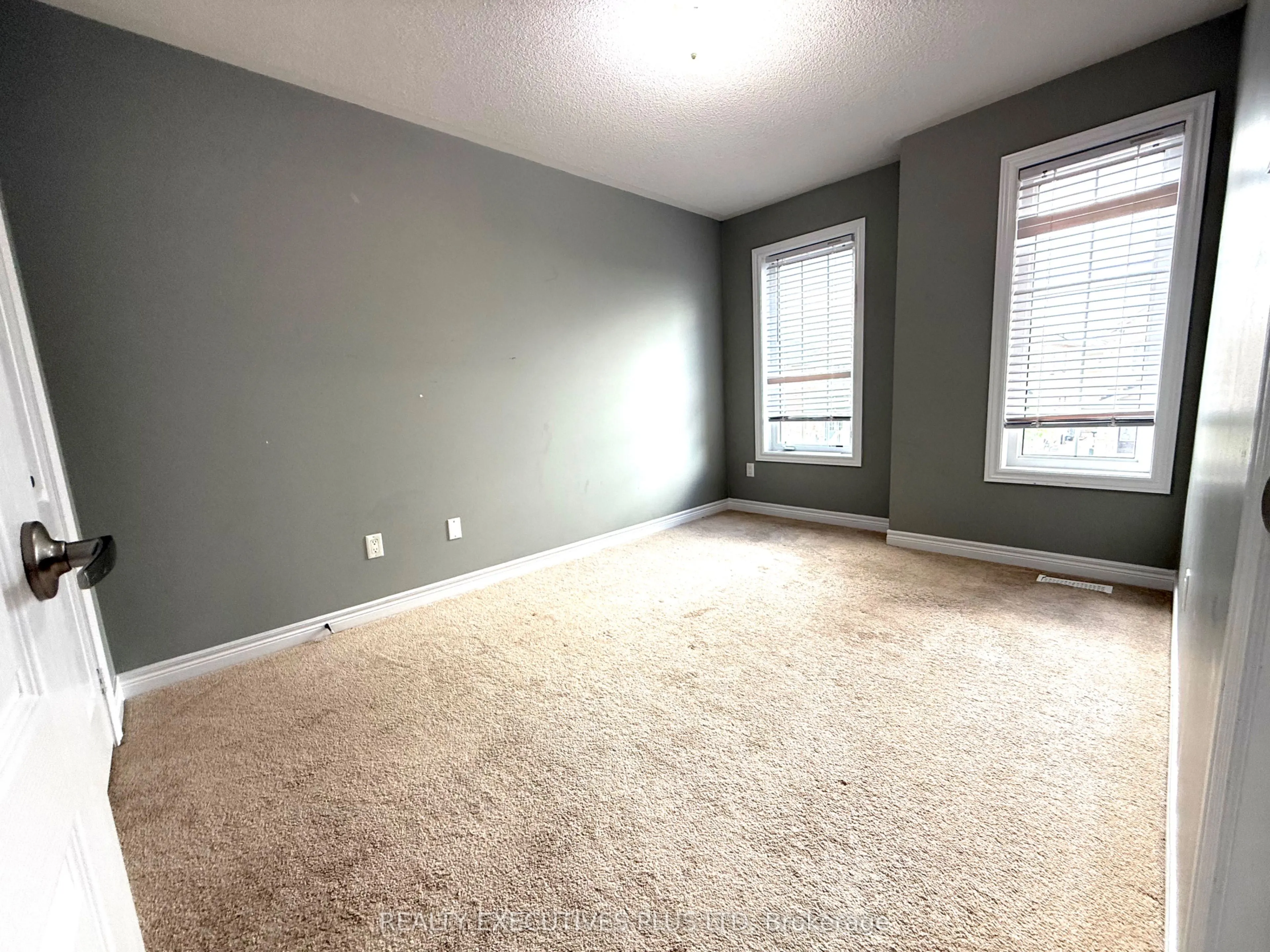 88 Banbridge Crescent, #Upper