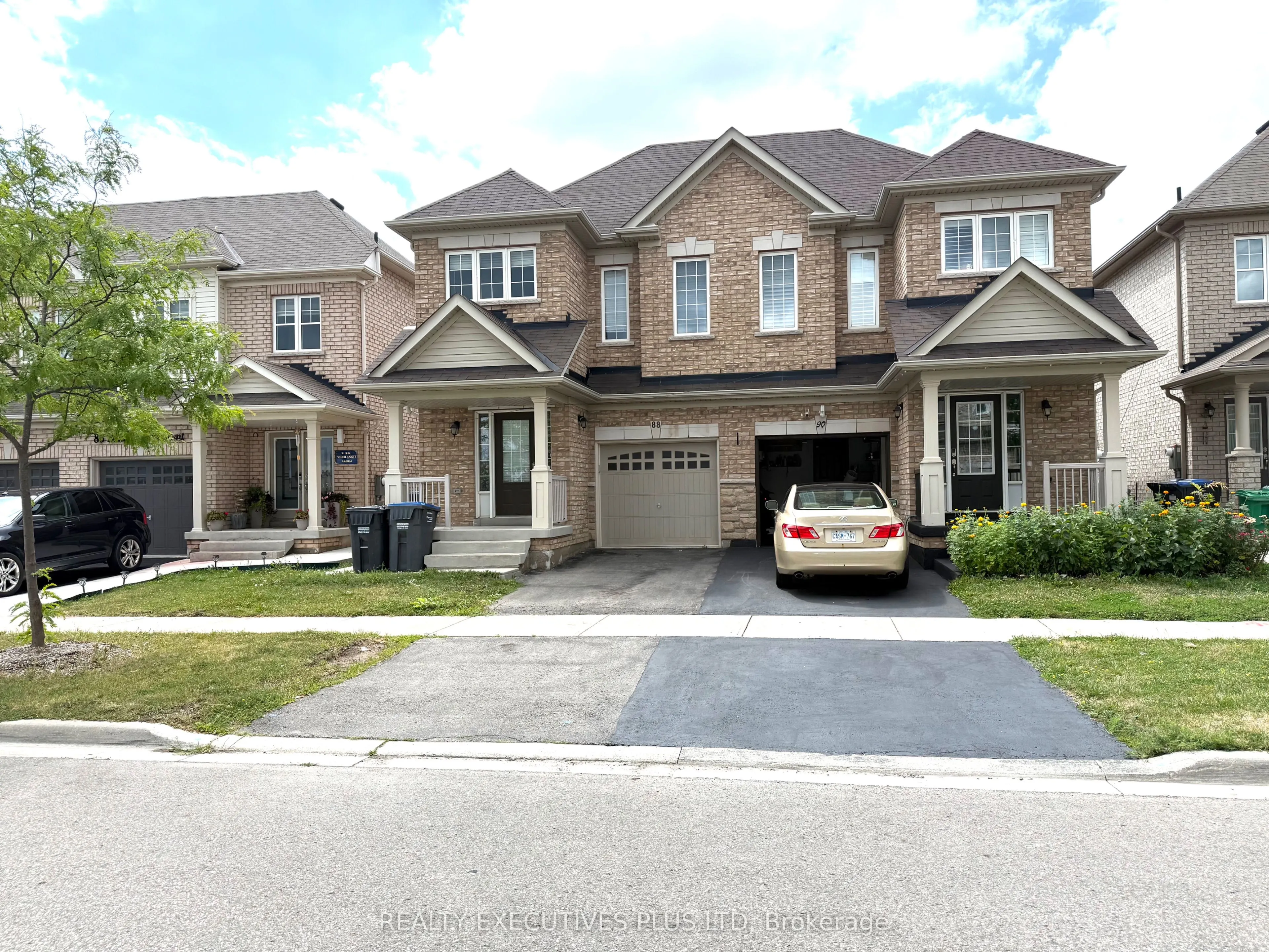 88 Banbridge Crescent, #Upper