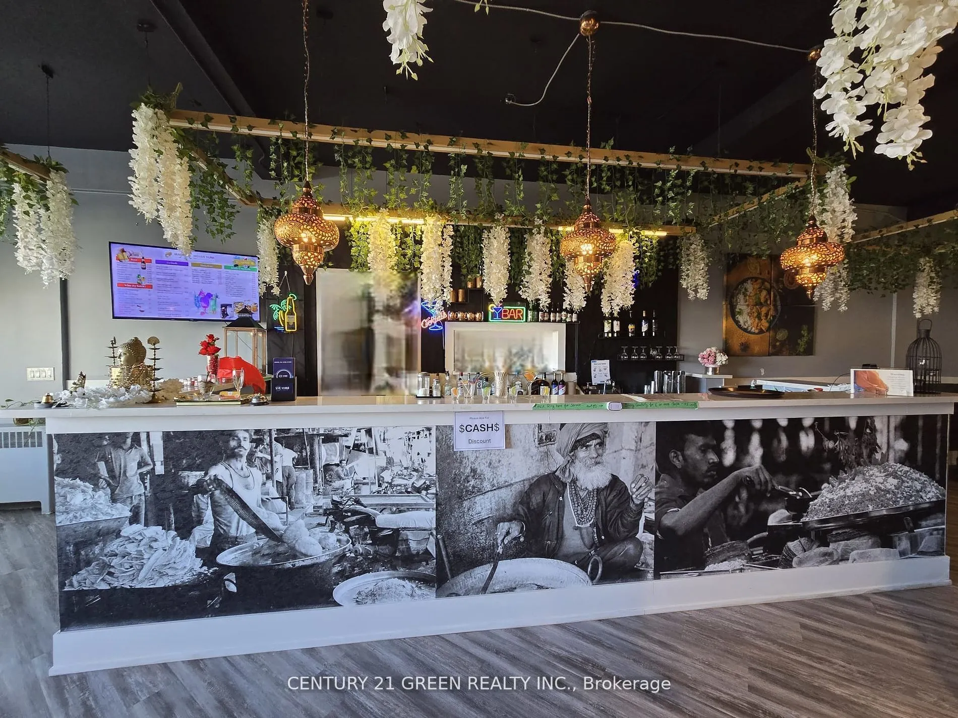 2307 Lakeshore Road W