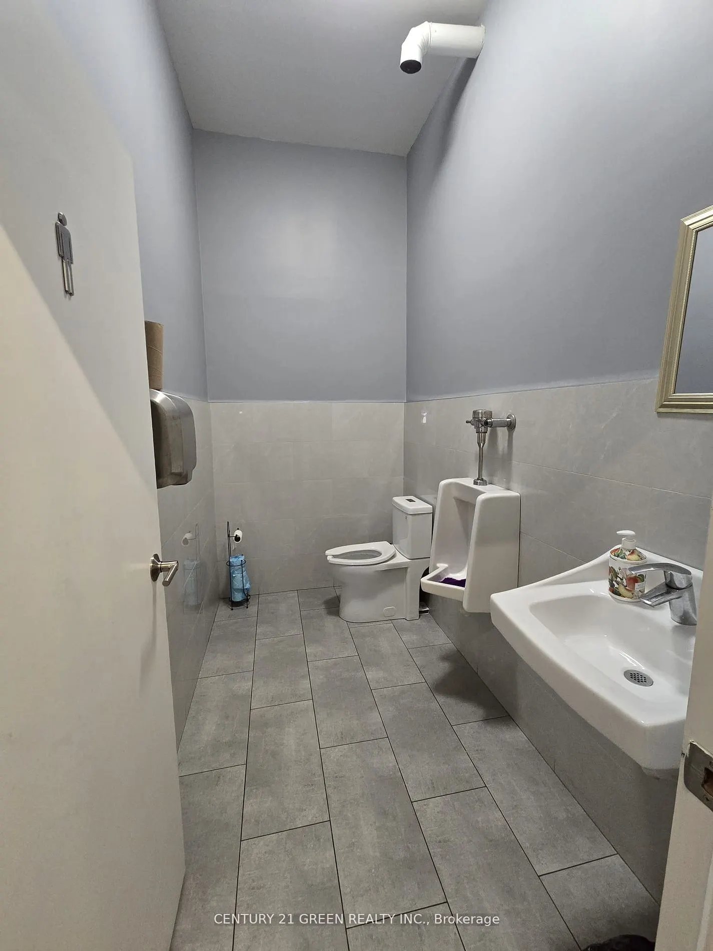 2307 Lakeshore Road W