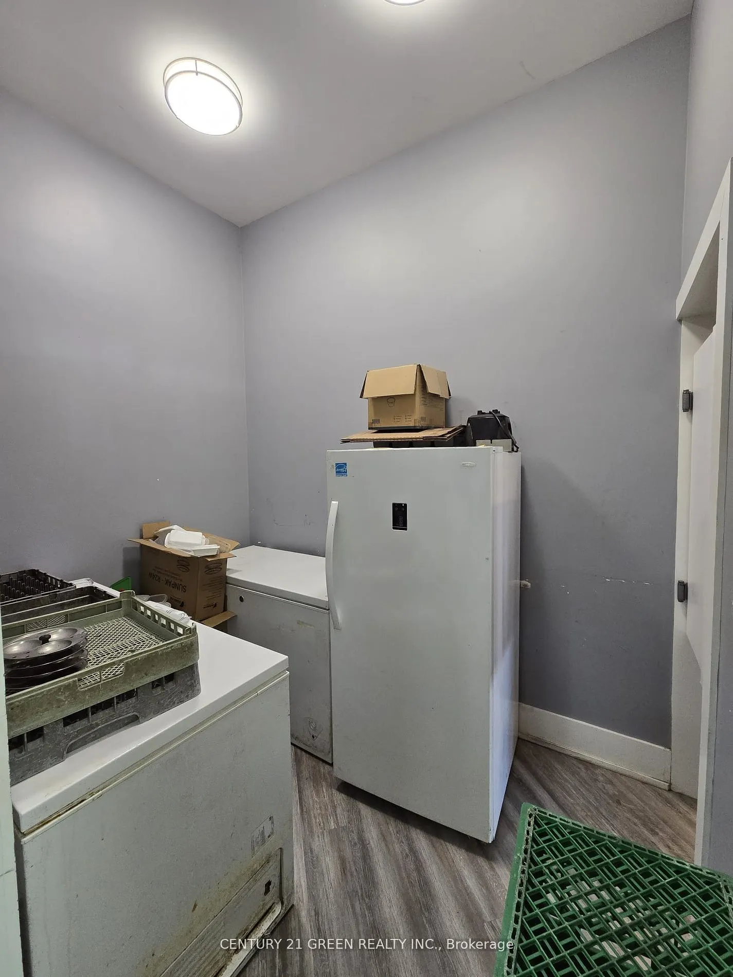 2307 Lakeshore Road W