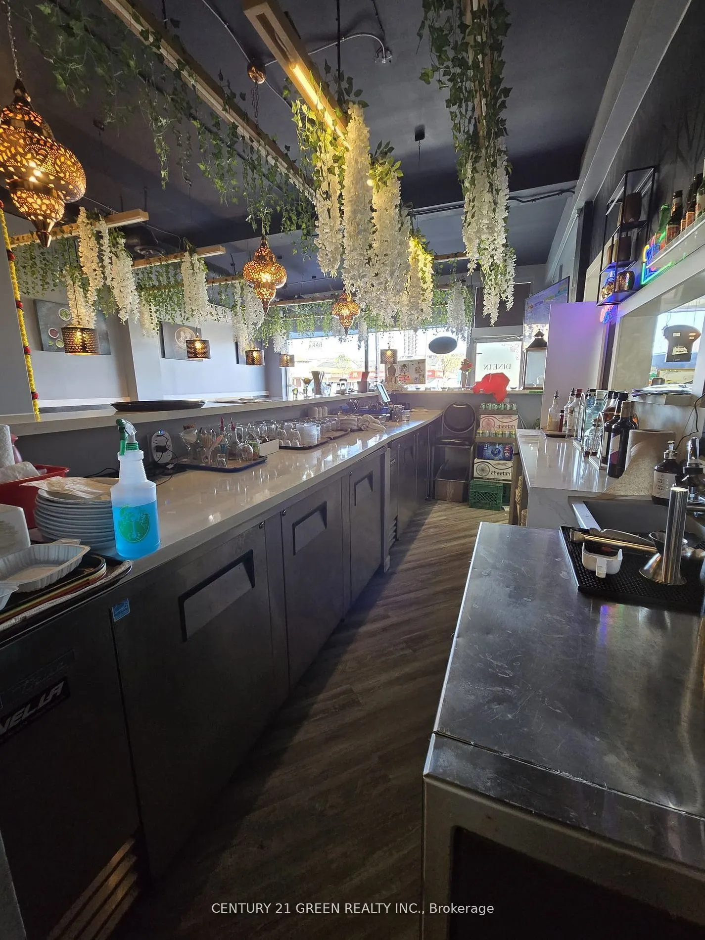 2307 Lakeshore Road W