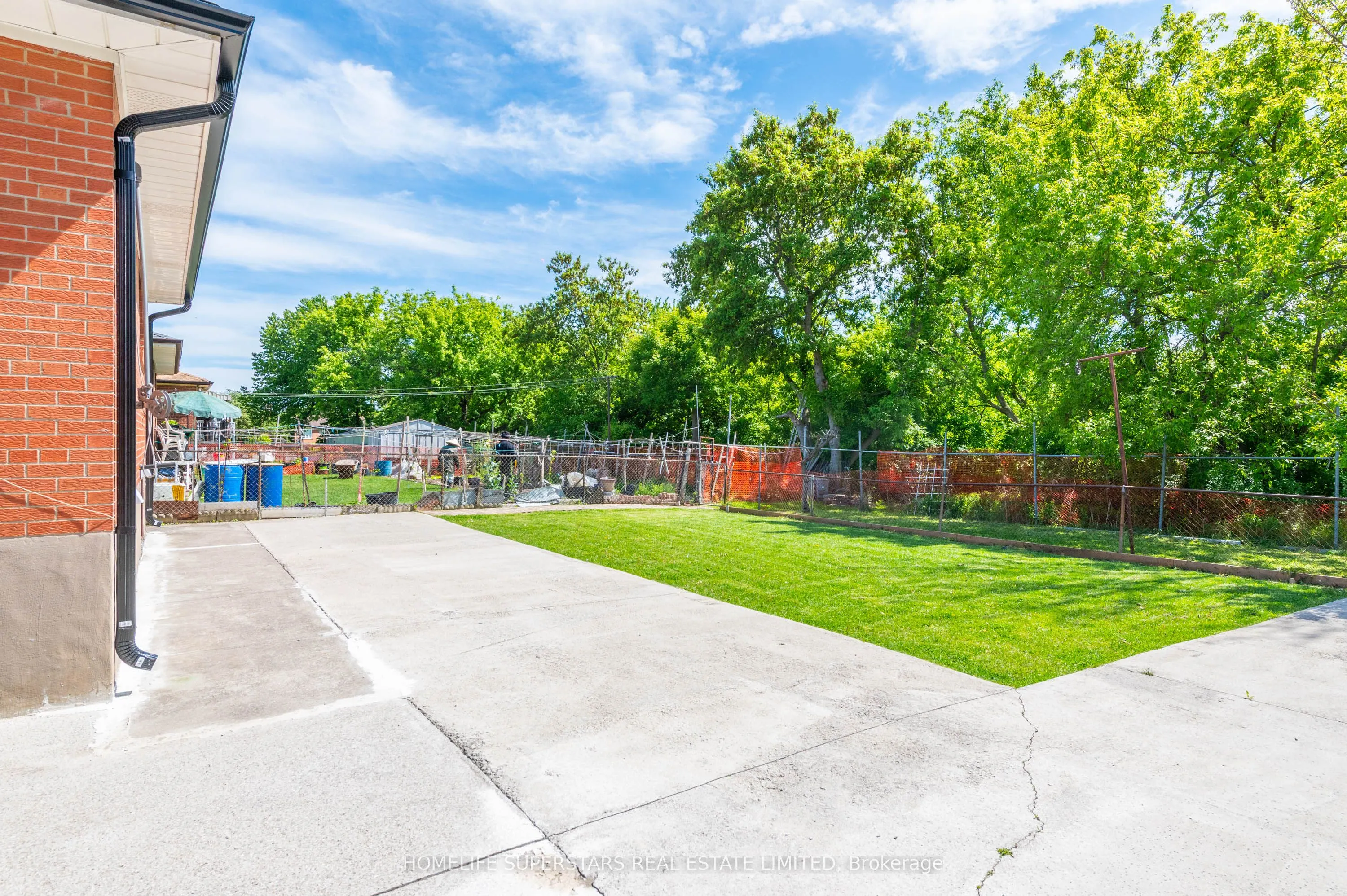 24 Archway Crescent
