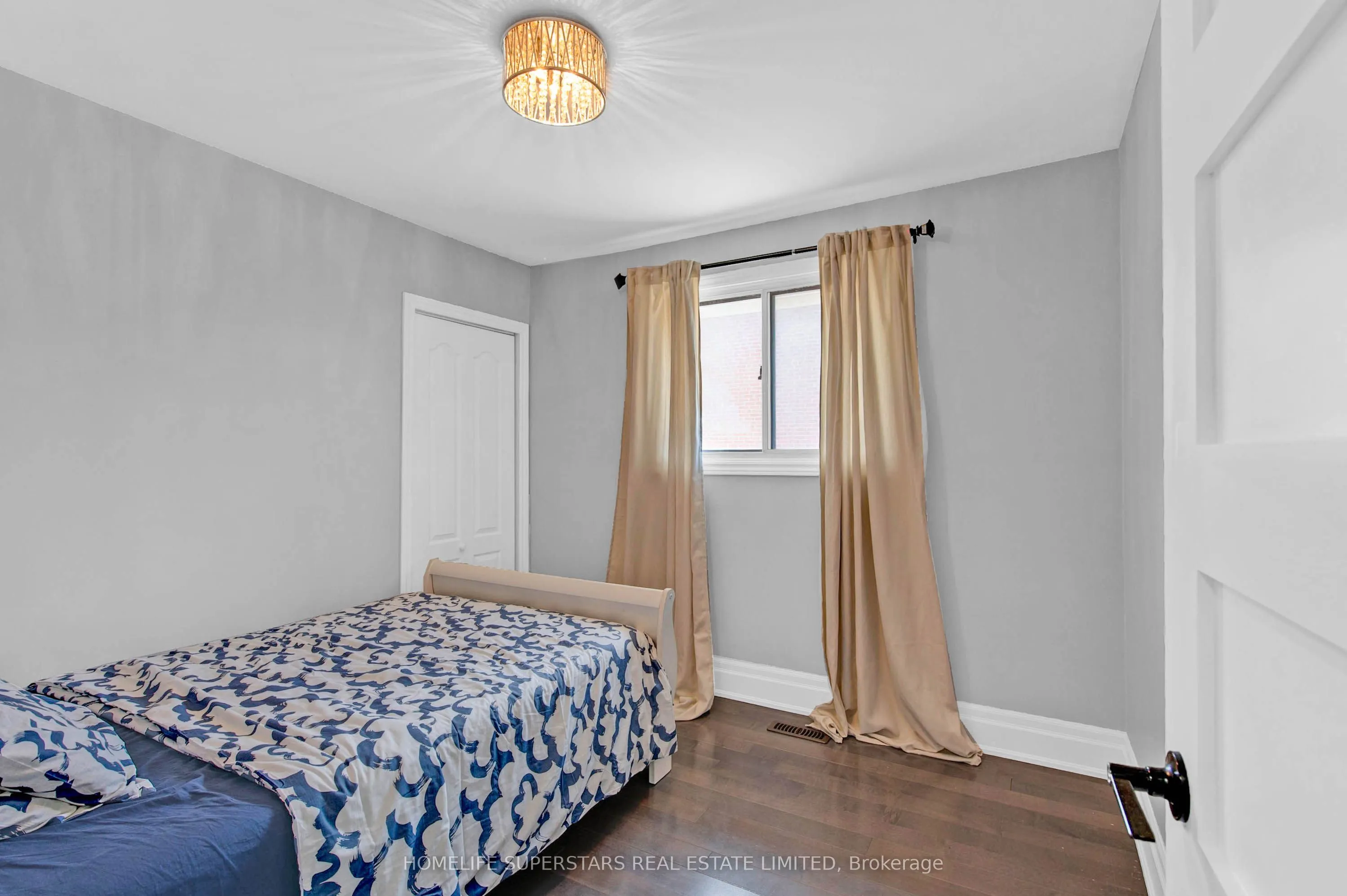 24 Archway Crescent