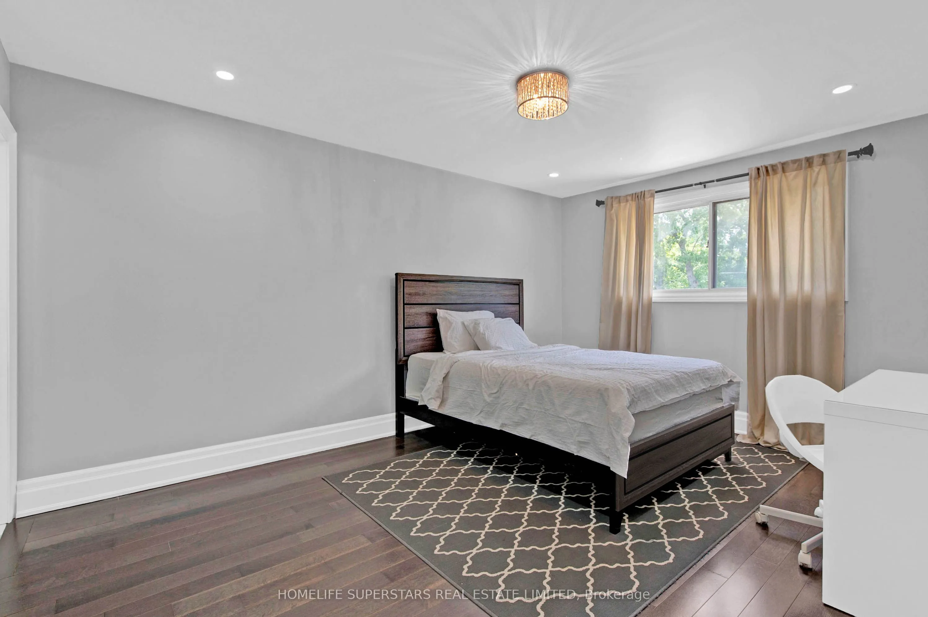 24 Archway Crescent