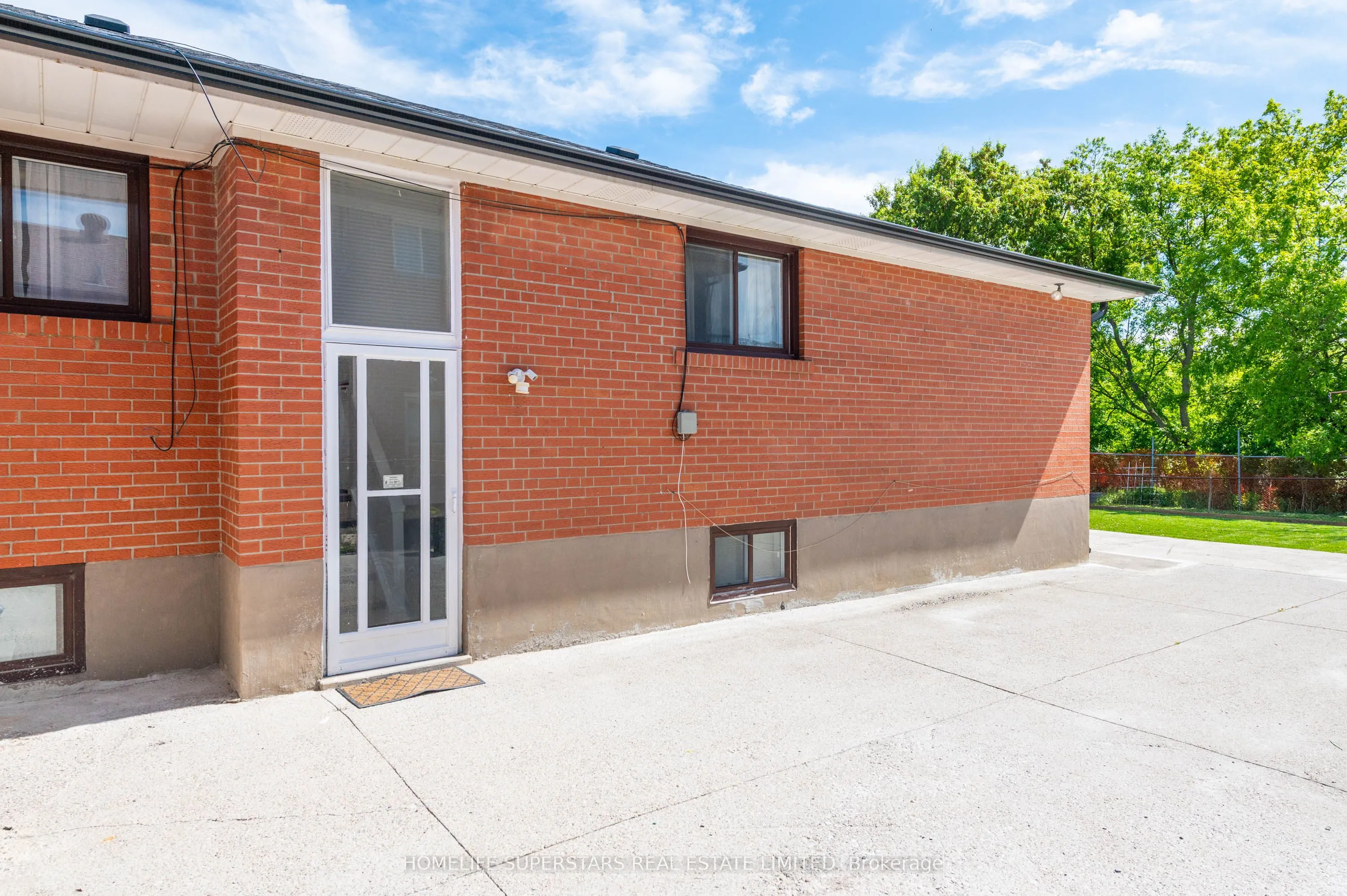 24 Archway Crescent