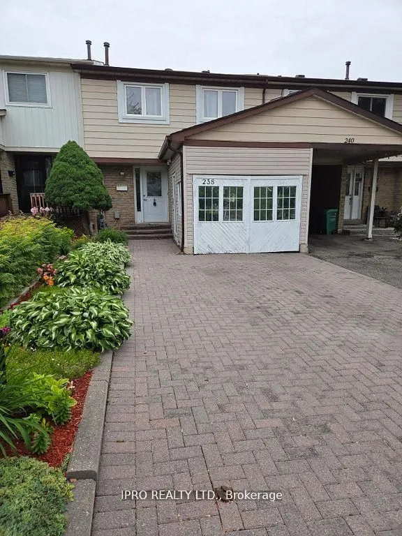 238 Royal Salisbury Way