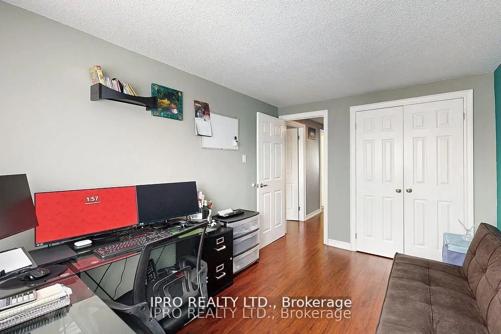 238 Royal Salisbury Way