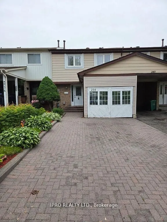 238 Royal Salisbury Way