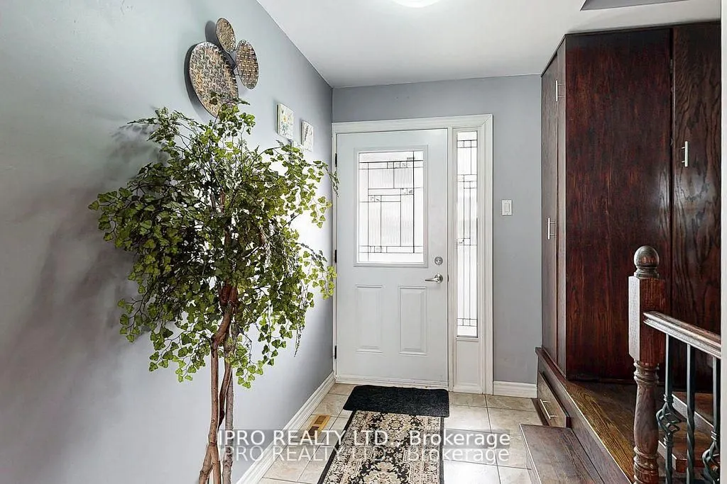 238 Royal Salisbury Way