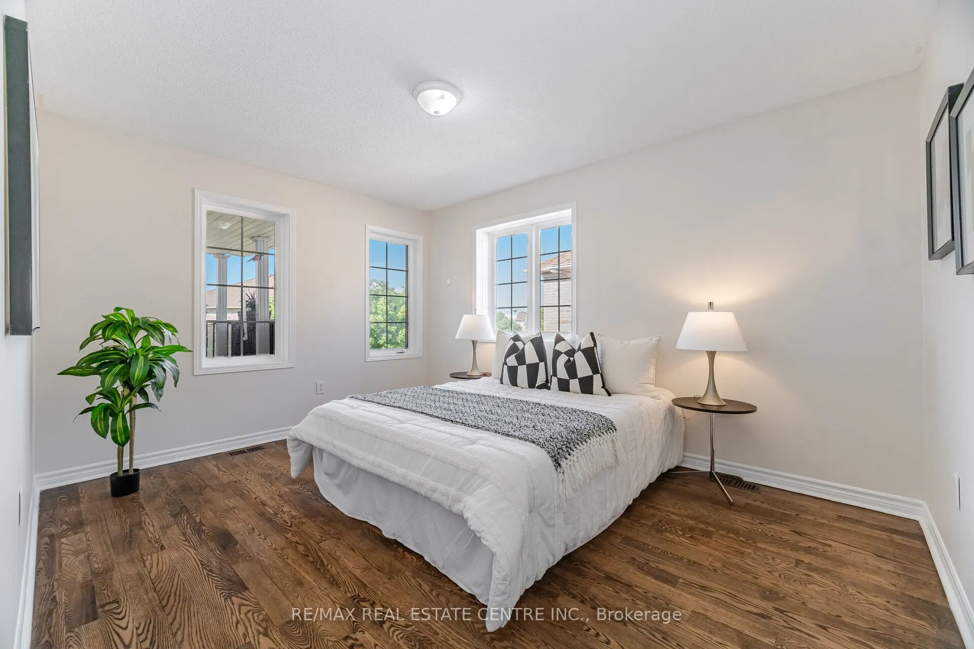 2021 Redstone Crescent