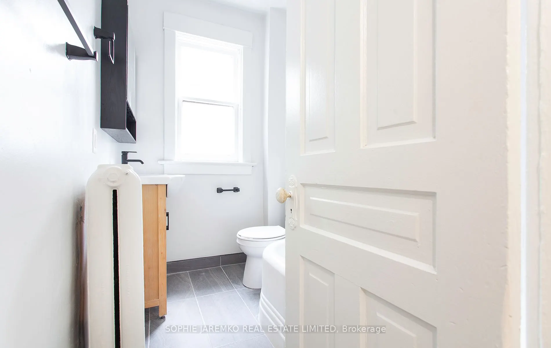 413 Roncesvalles Avenue, #2