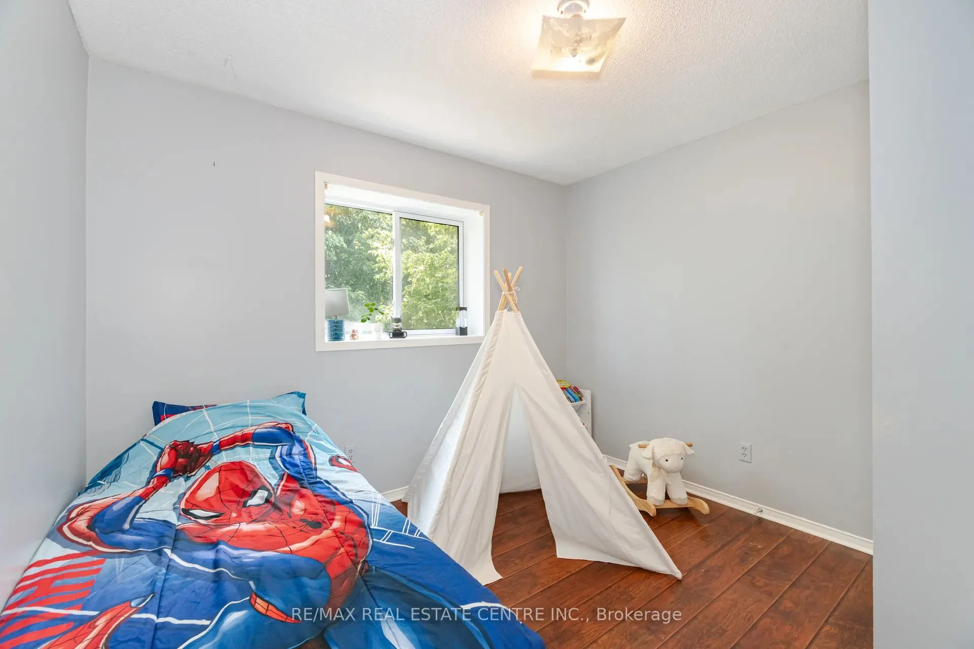 28 Lakeview Court