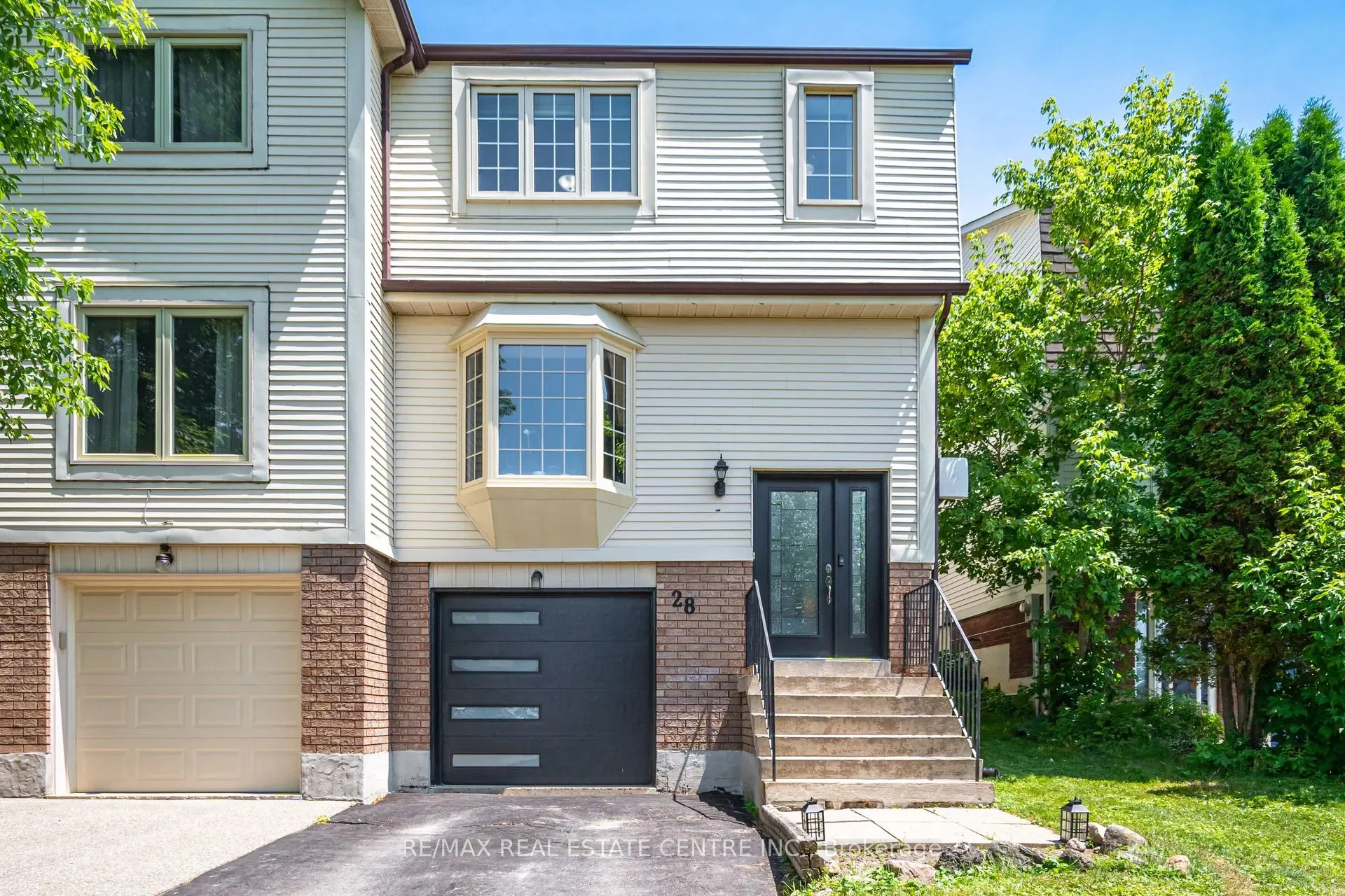 28 Lakeview Court