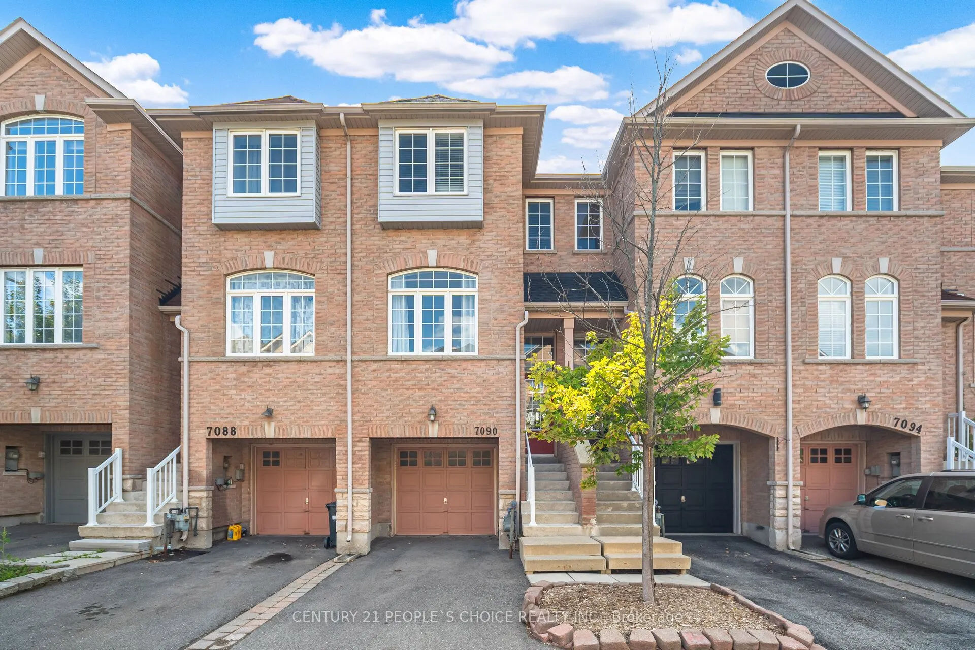 7090 Fairmeadow Crescent