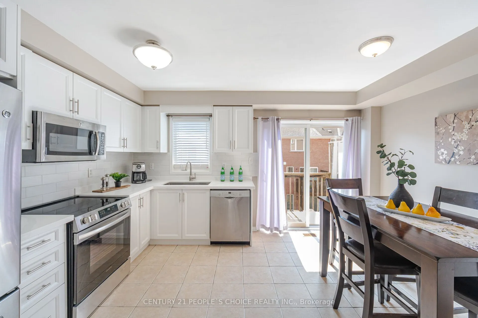7090 Fairmeadow Crescent