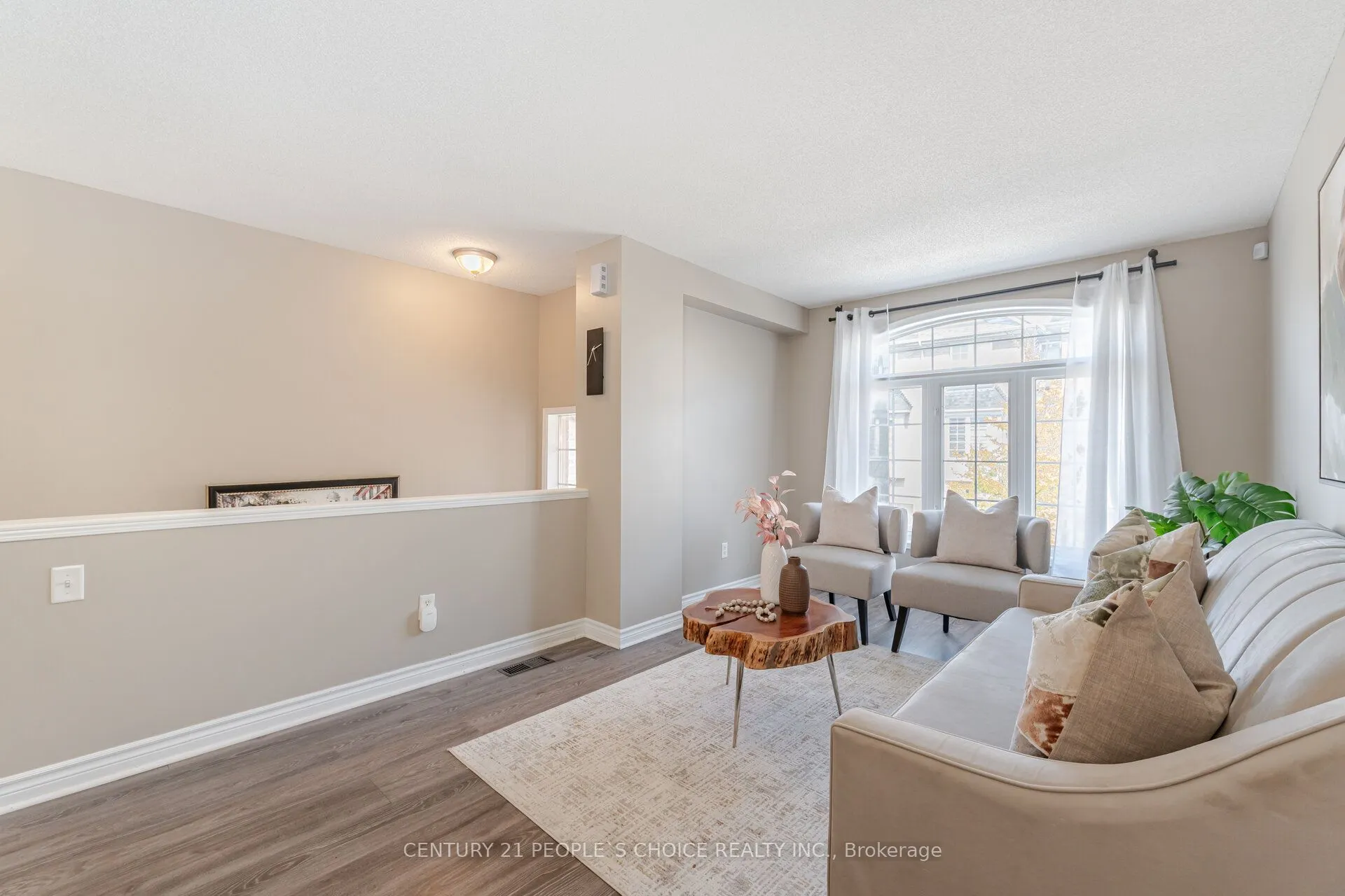 7090 Fairmeadow Crescent