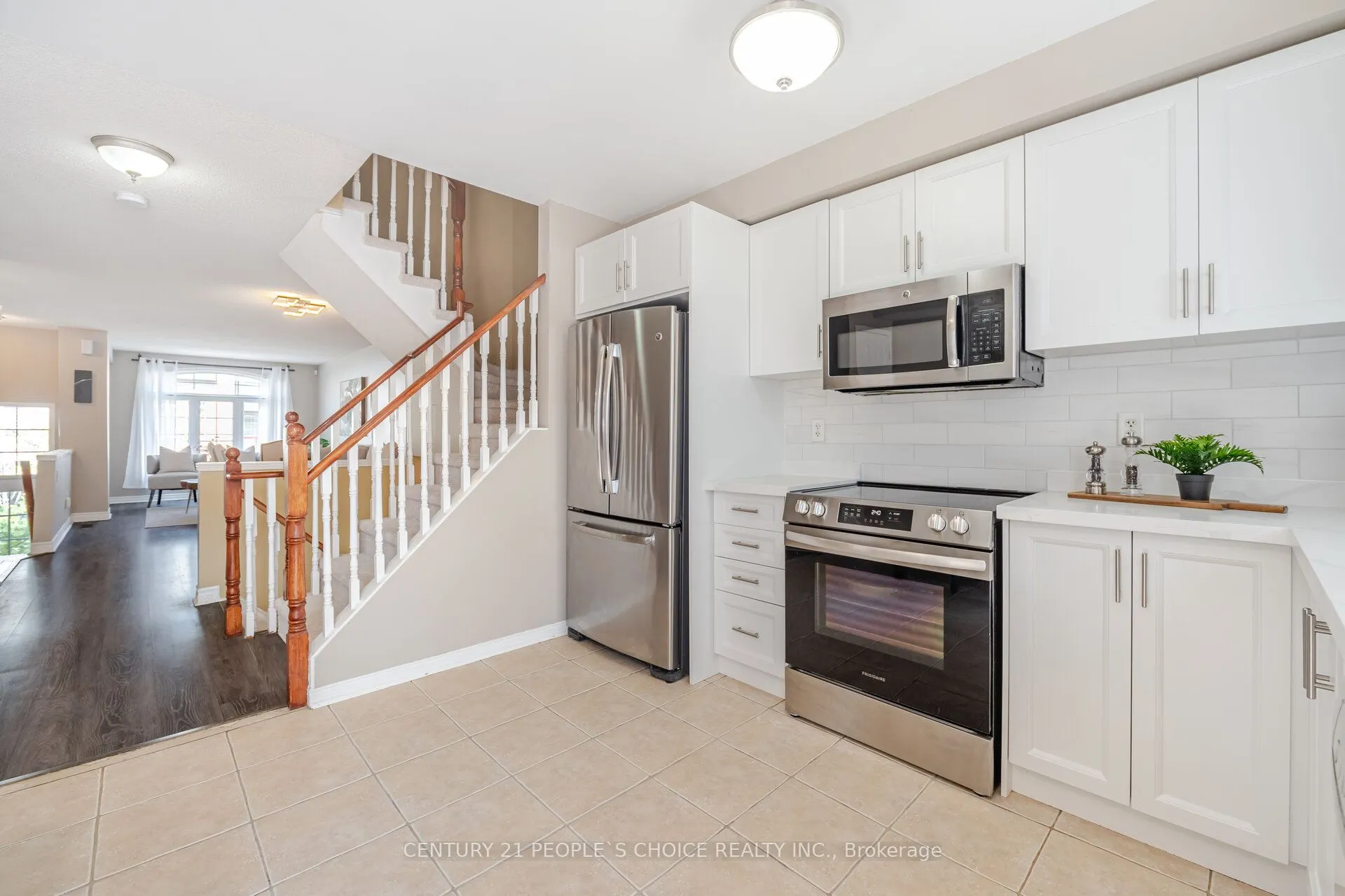 7090 Fairmeadow Crescent