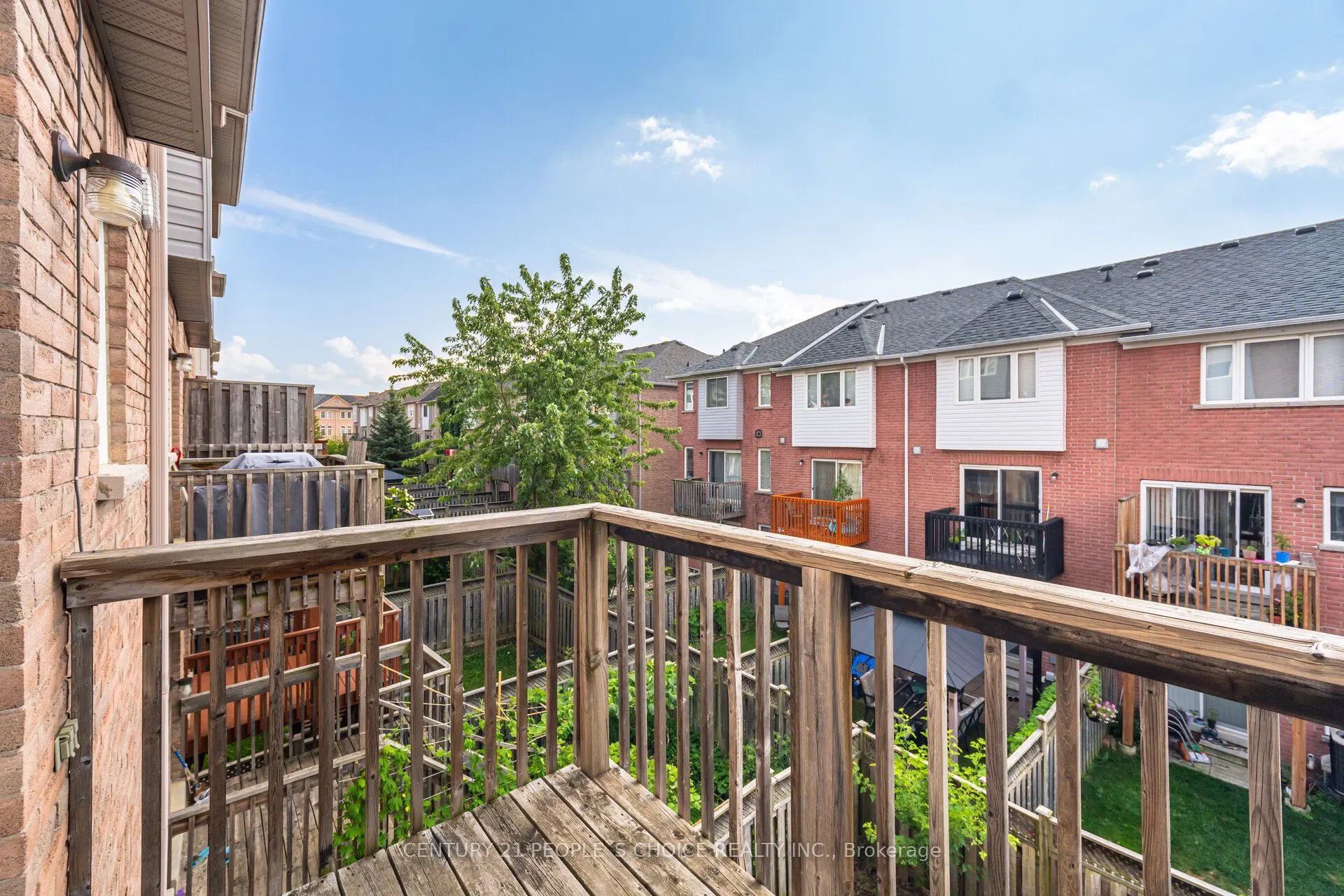 7090 Fairmeadow Crescent