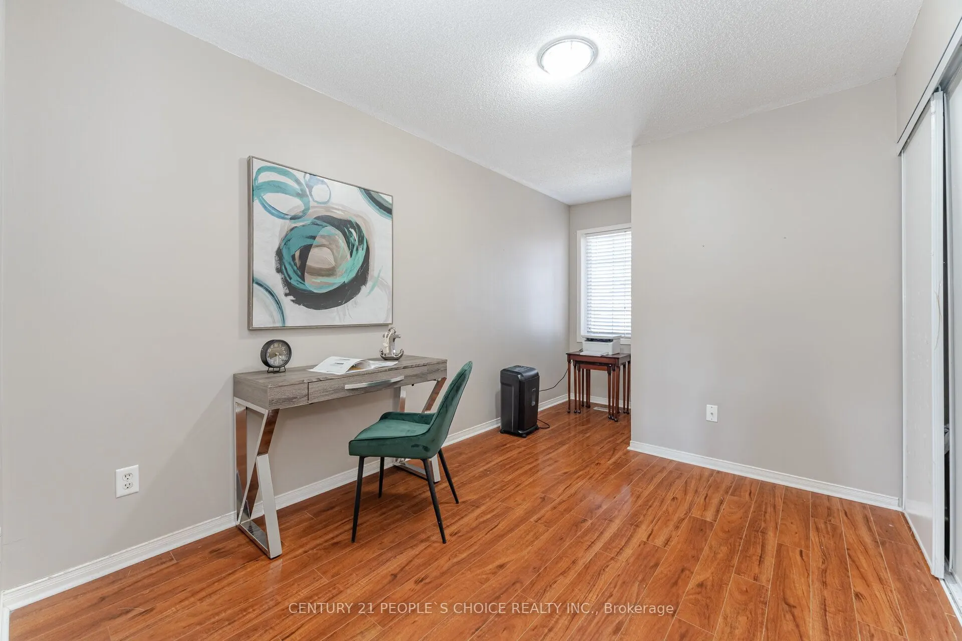 7090 Fairmeadow Crescent