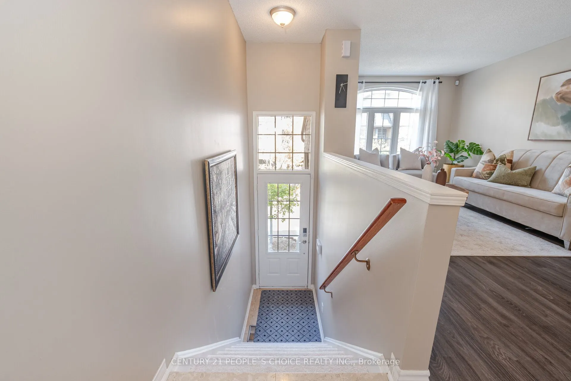 7090 Fairmeadow Crescent
