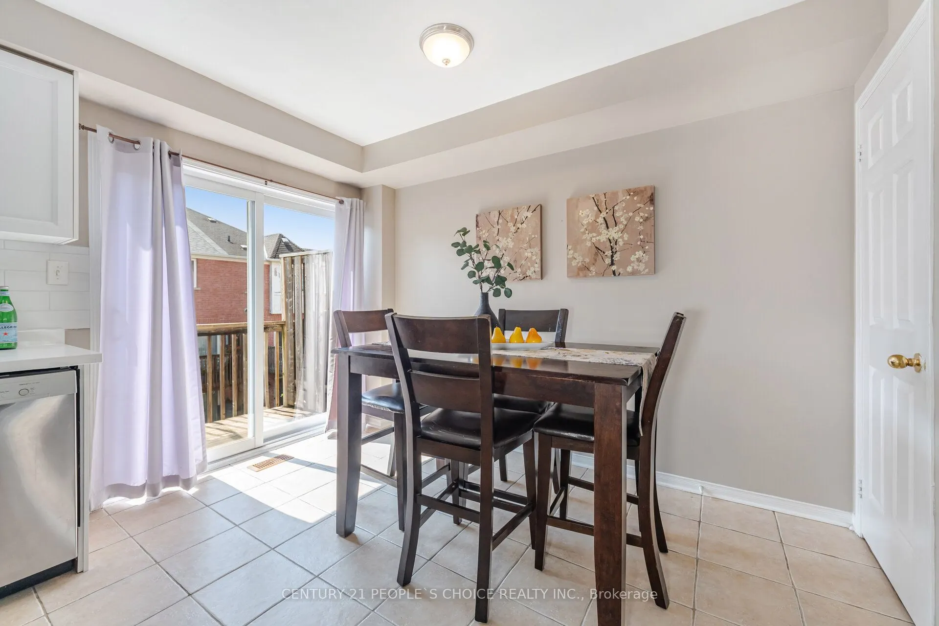 7090 Fairmeadow Crescent