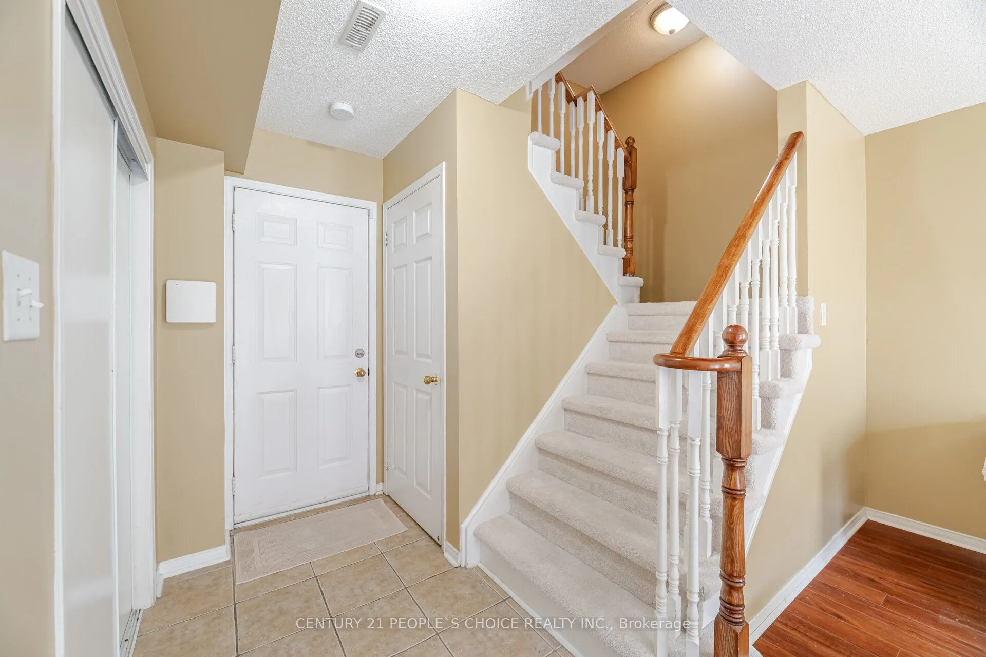 7090 Fairmeadow Crescent