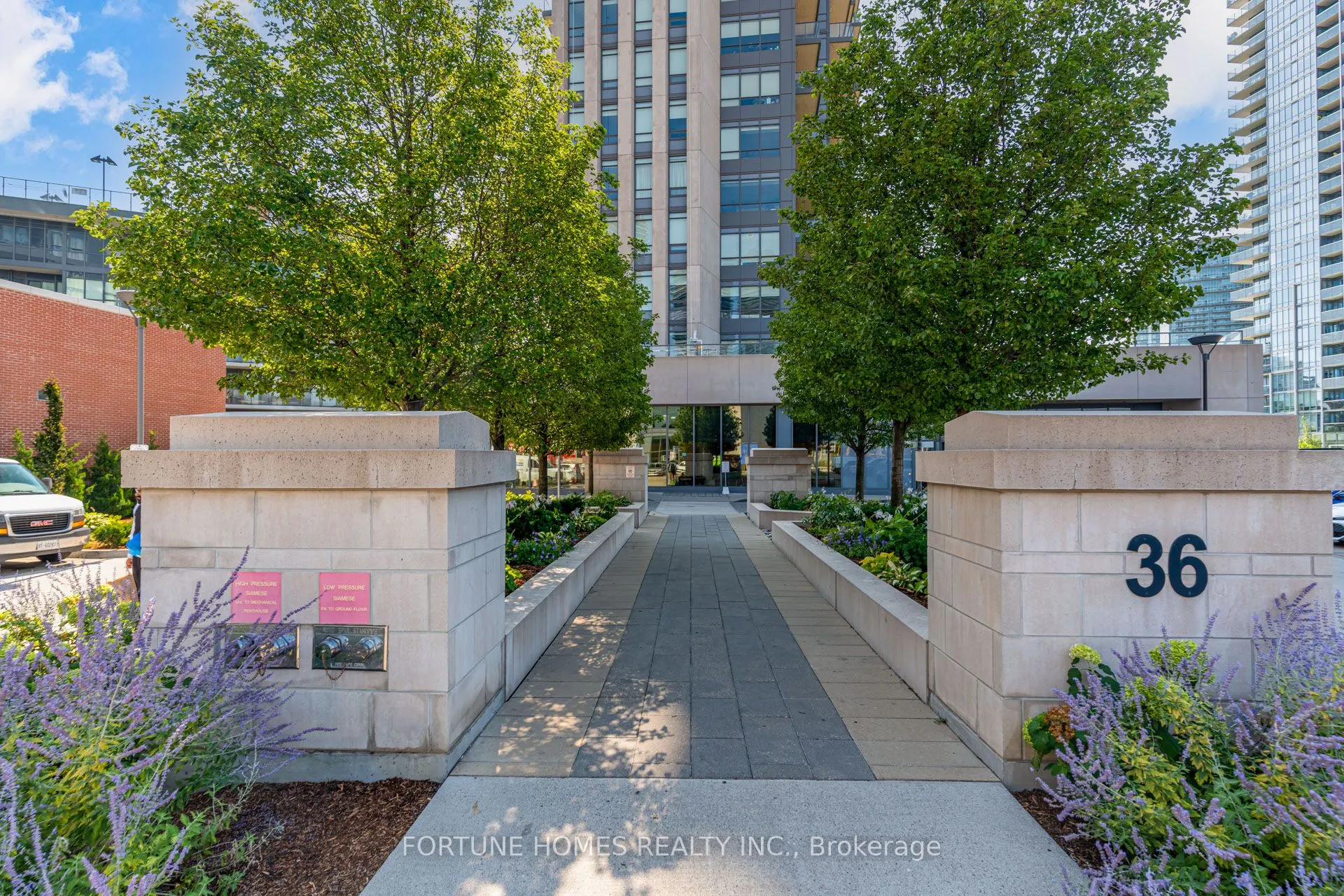 36 Park Lawn Road, #510
