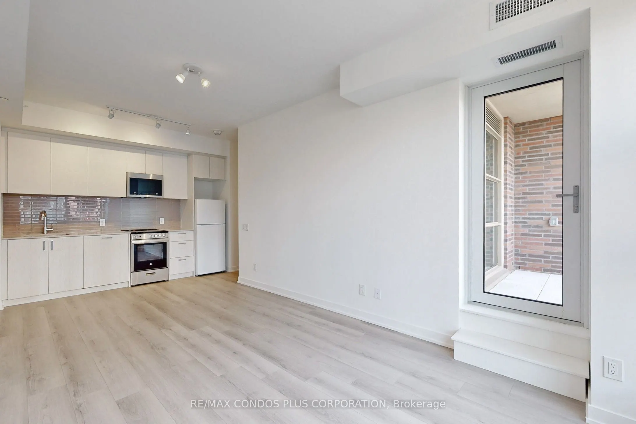 1787 St Clair Avenue W, #710