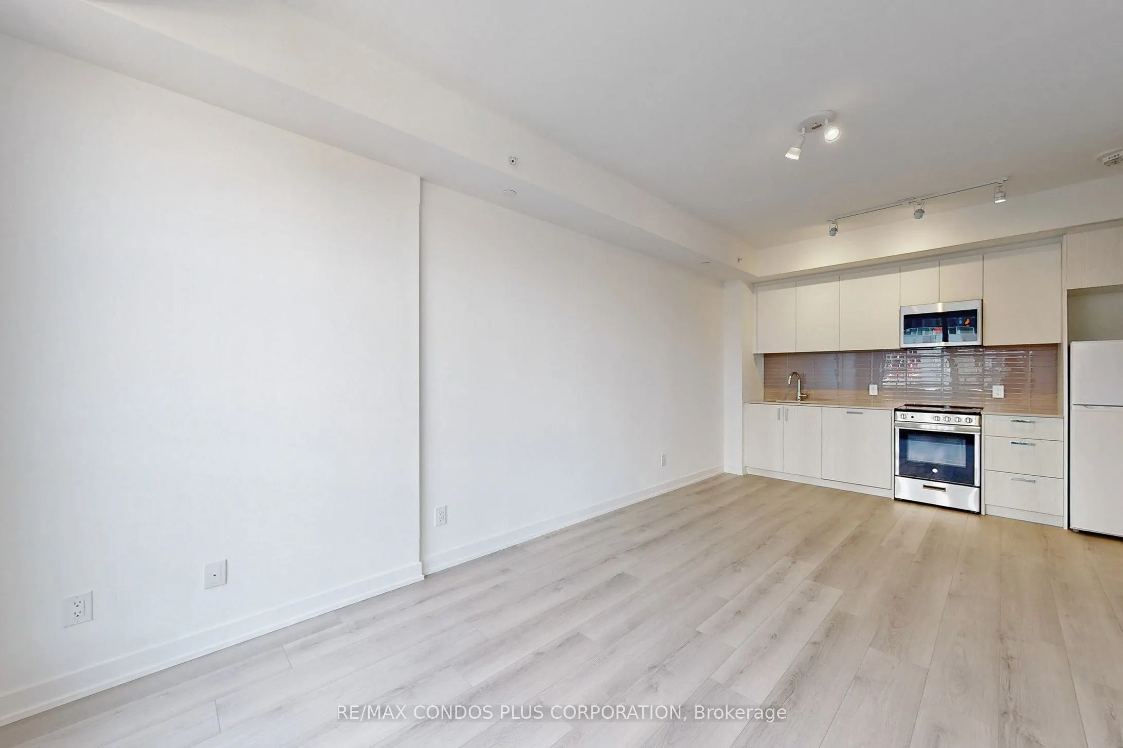 1787 St Clair Avenue W, #710