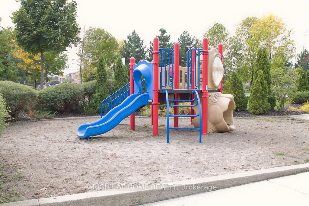 2545 Erin Centre Boulevard, #501